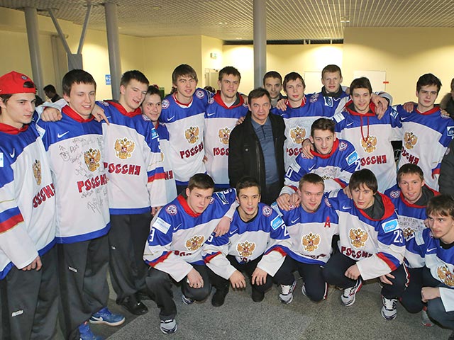 Молодые российские хоккеисты одержали четвертую победу на чемпионате мира