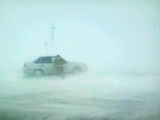 Метель с порывами ветра до 26 м/с накрыла в воскресенье три региона Приволжского федерального округа - Башкирию, Самарскую и Оренбургскую области