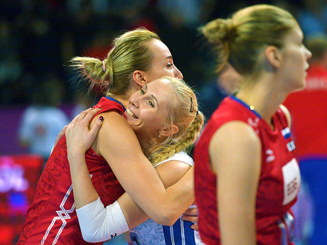 Женская сборная России по волейболу взяла верх над командой Турции в полуфинале европейского олимпийского квалификационного турнира, завоевав право как минимум выступить на мировом отборочном турнире