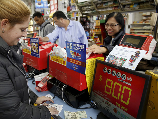 Джекпот одной из самых популярных лотерей в США вырос до рекордных 900 миллионов долларов