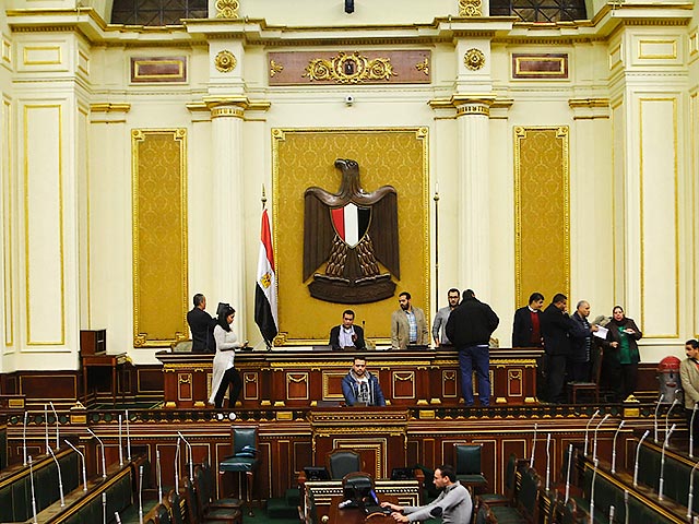 Избранный парламент Египта собрался в воскресенье на свое первое заседание