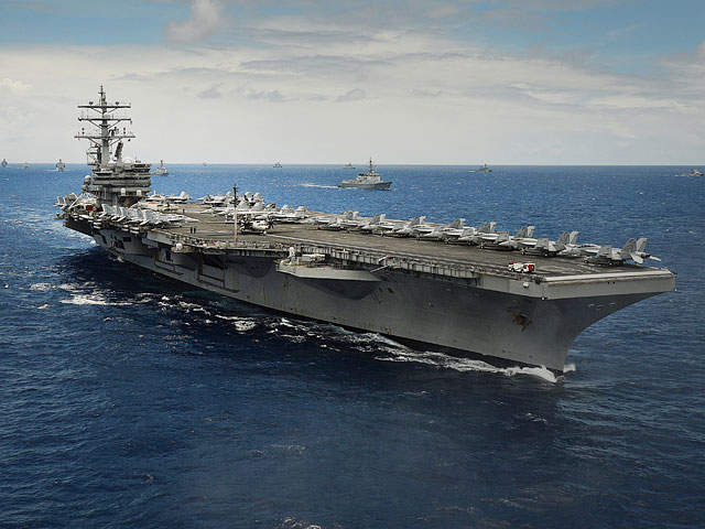 США могут перебросить на Корейским полуостров базирующийся в Японии атомный авианосец USS Ronald Reagan в связи с предполагаемым обострением ситуации после испытания в КНДР водородной бомбы