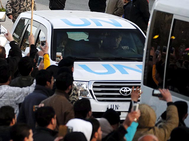 Организация Объединенных Наций (ООН) отправляет гуманитарный конвой в сирийский город Мадайя, где сложилась ситуация гуманитарной катастрофы