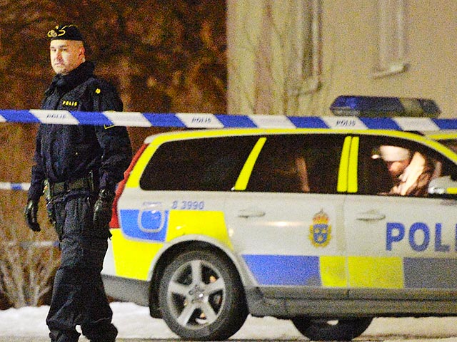 В понедельник суд Гетеборга в шведском лене Вестра-Геталанд принял решение отправить на психолого-психиатрическую экспертизу несовершеннолетнего мигранта, обвиняемого в убийстве