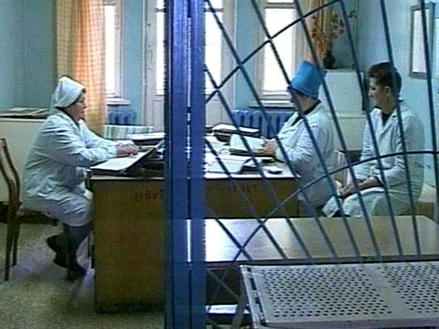 Инцидент произошел в конце декабря в детском отделении Кировской центральной районной больницы, сообщает сайт города. При этом женщине, у которой было подозрение на инфаркт, не пришел на помощь ни один врач детского отделения