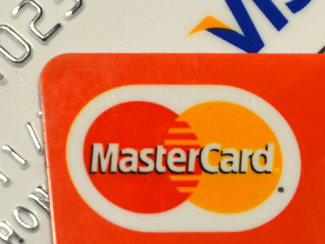 Международная платежная система MasterCard договорилась с ВТБ 24 о массовом выпуске своих карт, хотя до сих пор банк делал акцент на сотрудничестве с Visa