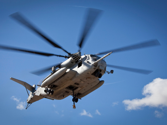 Два вертолета вооруженных сил США, по предварительным данным, столкнулись в ночь на пятницу вблизи северного побережья острова Оаху - одного из крупнейших островов Гавайского архипелага