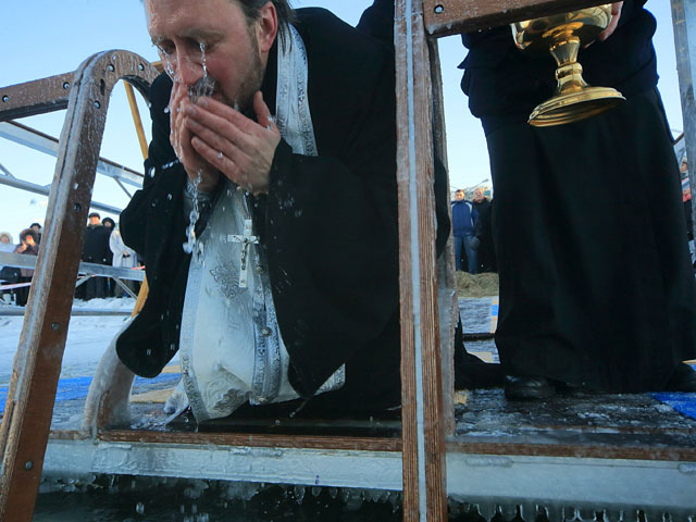 Один из главных ежегодных праздников - Крещение Господне - наступает для православных 19 января