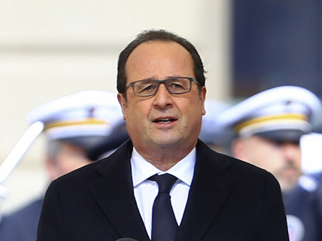 Франция оказалась в чрезвычайном экономическом положении из-за высокого уровня безработицы в стране, заявил президент Франсуа Олланд, выступая на встрече с руководителями предприятий в Париже