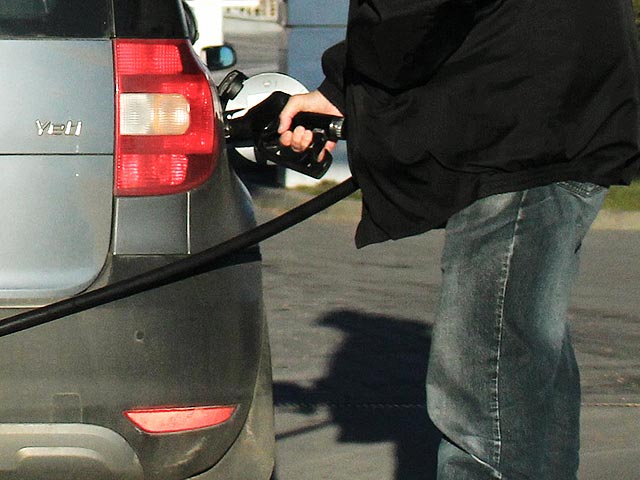Цена на бензин в городе Хафтон-Лейк в американском штате Мичиган упала до 47 центов за галлон (3,8 литра), то есть ниже 10 центов за литр, что составляет около 7,8 рубля по курсу ЦБ