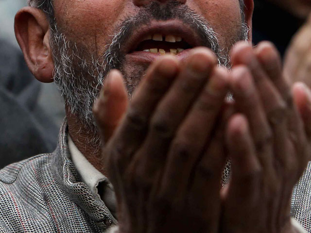 В 2015 году в Хатланской области Таджикистана местные власти принудительно сбрили бороды почти 13 тысячам мужчин