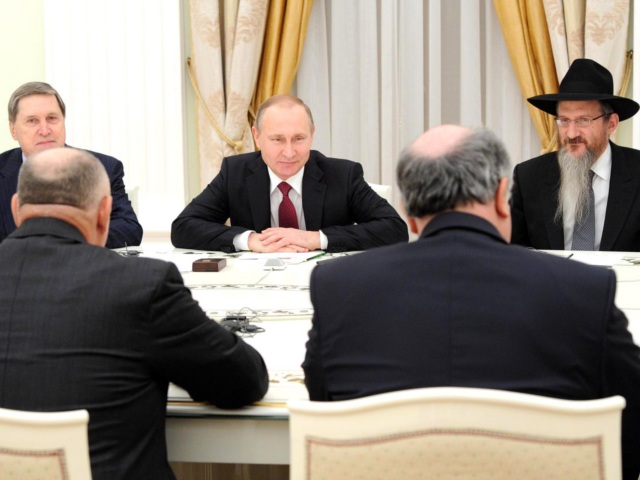 Путин с улыбкой пригласил евреев из Европы в Россию