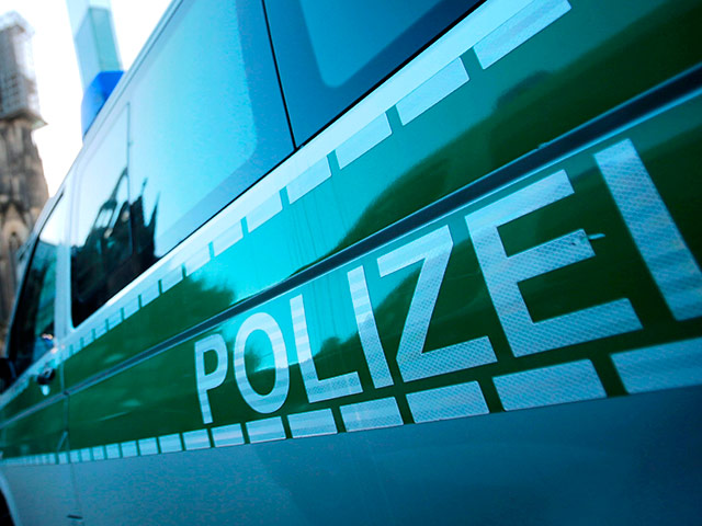 Полиция Германии расследует убийство, совершенное в столичной подземке. Там бомж иранского происхождения сбросил под поезд молодую женщину. Пострадавшая получила смертельные травмы