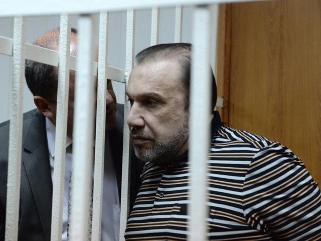 Оставшийся тюремный срок брату Батуриной - почти три года - заменили на штраф в 300 тысяч рублей