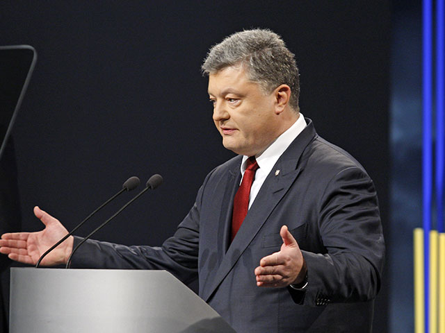 Порошенко пообещал не дать "заморозить" конфликт на Донбассе 