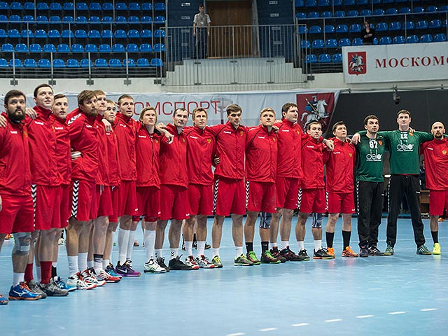 Сборная России по гандболу потеряла шансы на завоевание медалей чемпионата Европы среди мужских команд, который проходит в эти дни в Польше