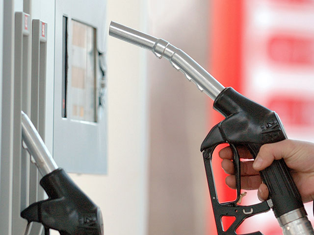 Белоруссия прекратила поставки бензина в Россию, признав их нерентабельными