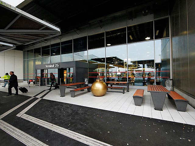 Работники почтового отделения Fedex в парижском аэропорту Руасси-Шарль де Голль сами того не зная поучаствовали в антитеррористических учениях
