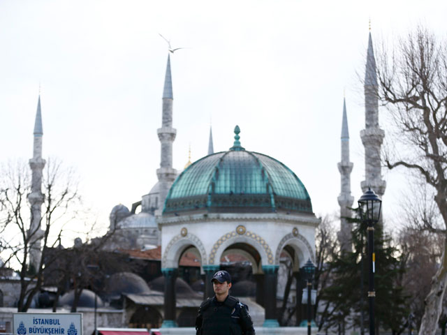 В Стамбуле открыто появился гражданин Турции Альпарслан Челик, застреливший одного из российских пилотов уничтоженного Анкарой самолета Су-24