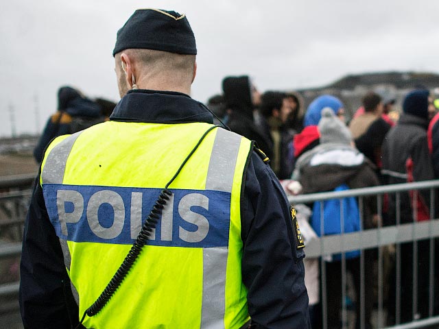 Полиция шведского города Эммабуда в лене Кальмар выясняет обстоятельства беспорядков, произошедших в центре помощи несовершеннолетним мигрантам