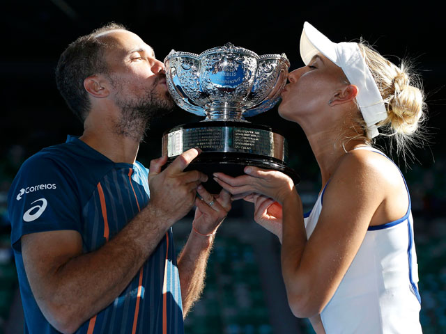 Веснина и Соарес выиграли Australian Open в миксте