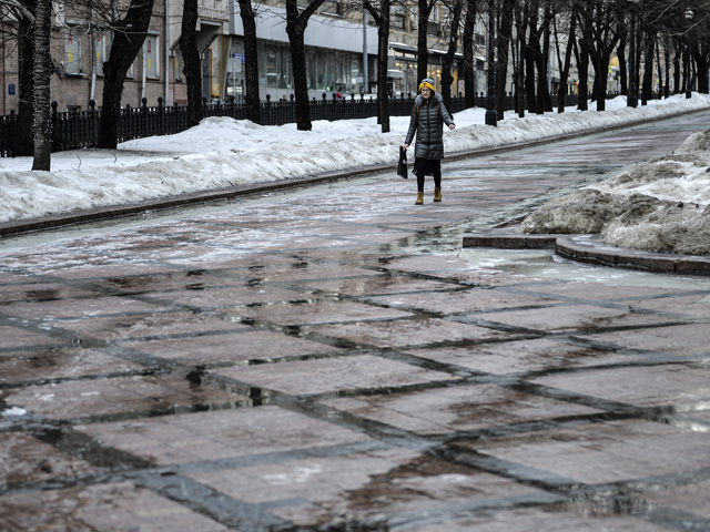 Новый температурный рекорд установлен в Москве, воздух утром в воскресенье прогрелся до +2,9 градуса