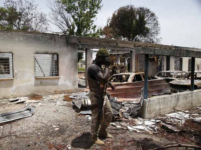 По меньшей мере 65 человек погибли в результате нападения, совершенного боевиками исламистской группировки "Боко харам" на окраине города Майдугури на северо-востоке Нигерии