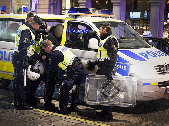Шведская полиция формирует специальное подразделение для борьбы с правыми радикалами, которые стали совершать в столице нападения на мигрантов