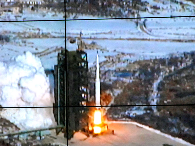 Власти Северной Кореи объявили о планах с помощью ракеты запустить в космос собственный спутник уже в феврале этого года