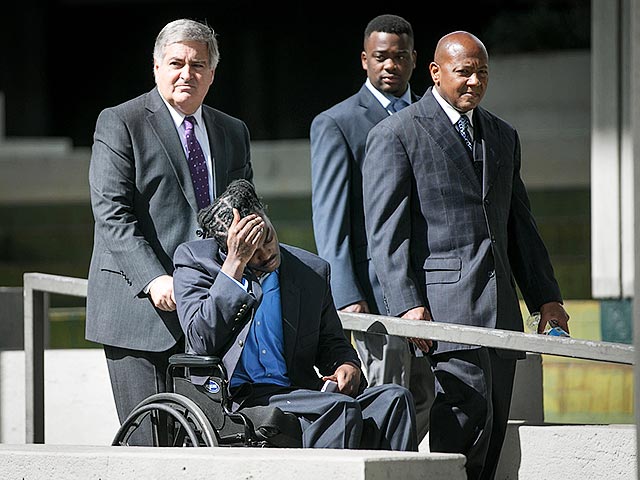 Федеральное жюри присяжных присудило темнокожему жителю американского штата Флорида, получившему огнестрельные ранения в результате стрельбы, открытой по ошибке полицейским, компенсацию в размере 23,1 млн долларов