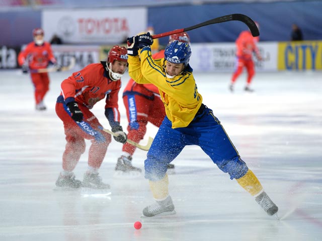 Россия проиграла Швеции на чемпионате мира по хоккею с мячом