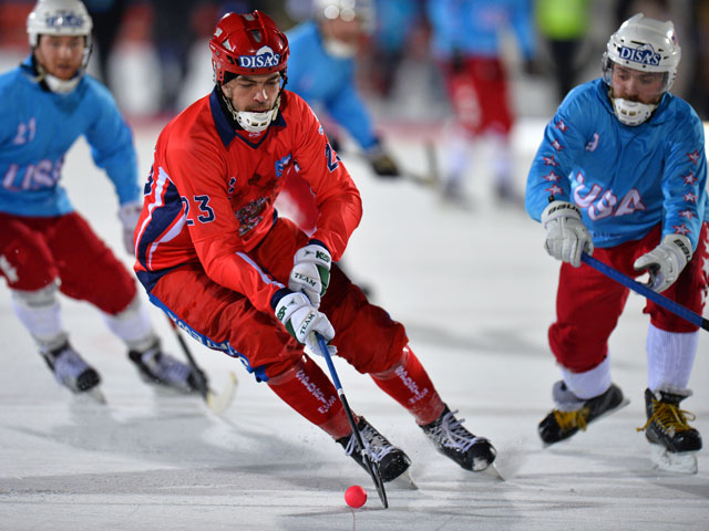 Россияне вышли в полуфинал чемпионата мира по хоккею с мячом