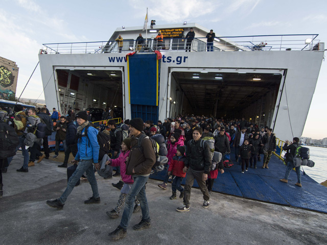 В нынешнем году, как и в 2015-м, число прибывших в Европу мигрантов и беженцев может достичь миллиона человек