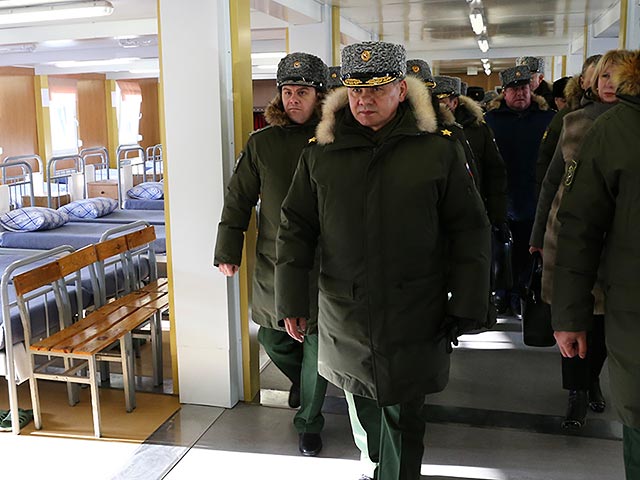 Военные грубо прогнали журналистку из казармы в Омске во время визита Шойгу 