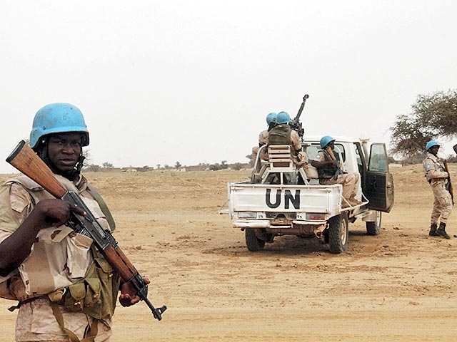 Неизвестные атаковали базу ООН в районе города Кидал на северо-востоке Мали. Два миротворца погибли, 30 получили ранения