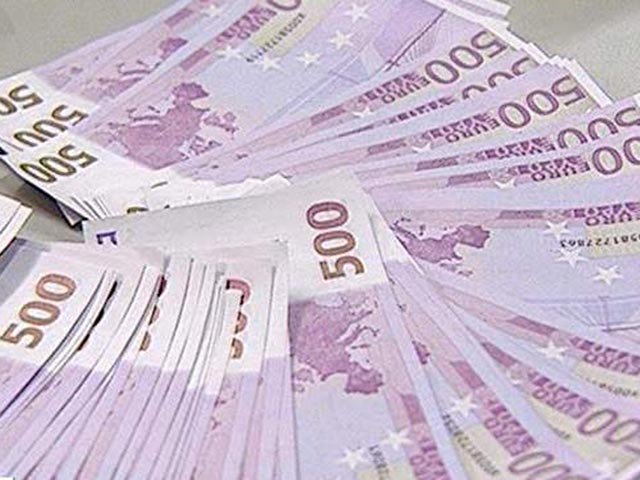 В Европе могут отказаться от купюры в 500 евро, которая задействована в "незаконном обороте наркотиков, проституции и финансировании терроризма"