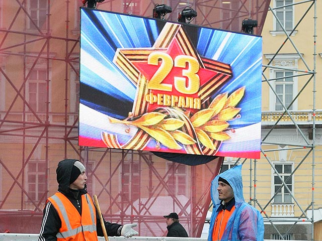 В Роструде напомнили, что следующая рабочая неделя у россиян будет шестидневной из-за переноса выходного дня. Суббота, 20 февраля, будет рабочим днем, а выходным станет следующий понедельник - 22 февраля, предваряющее "мужской" праздник