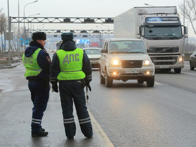 В Министерстве транспорта РФ заявили, что в настоящее время на территории России приостановлено движение почти 200 украинских грузовых автомобилей