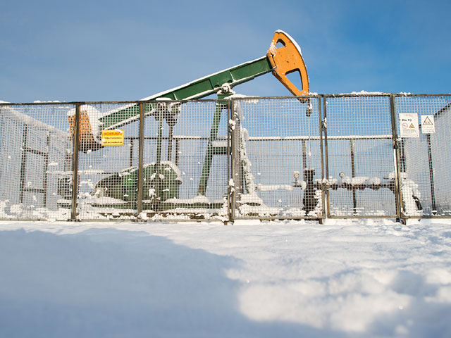 Представители России, Катара, Венесуэлы и Саудовской Аравии договорились заморозить добычу нефти на уровне 11 января