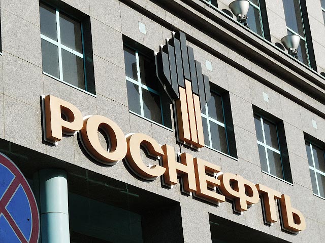 "Роснефть" в октябре прошлого года предоставила "Россельхозбанку" (РСХБ) субординированный депозит на 1,15 млрд долларов с погашением в 2021 году по ставке 4,9% годовых