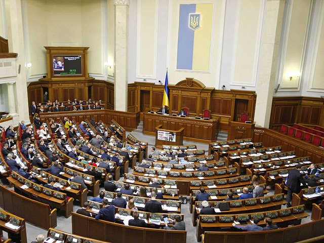 Парламент Украины рассмотрит законопроект о запрете использования синонимов слова "Россия". Как сообщается на сайте Верховной Рады, документ внесен на повестку текущей парламентской сессии
