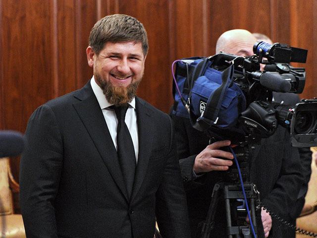Глава Чечни Рамзан Кадыров опроверг информацию о введении в регионе "духовно-нравственных паспортов" для молодых людей в республике