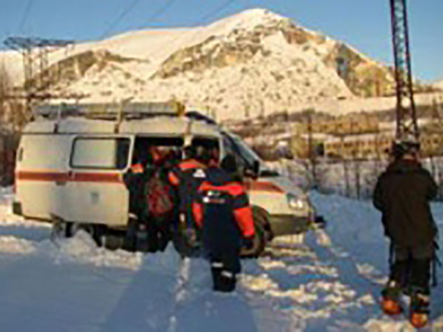 Поиски возможных жертв лавины в Кировске отложены до утра
