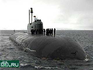 Памятный знак экипажу атомной подводной лодки "Курск" будет открыт сегодня - на сороковой день со дня гибели моряков-подводников - в Северодвинске, где был построен подводный крейсер