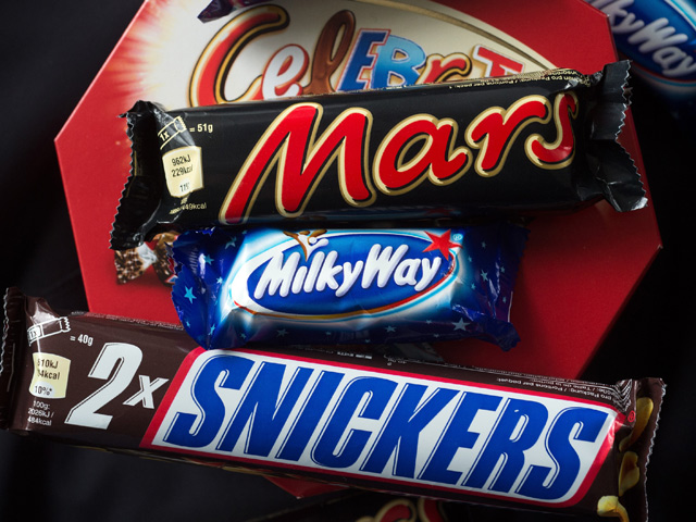 В Государственной Думе России озаботились качеством продукции Mars в России после того, как в шоколадных баточниках этой фирмы в Германии нашли пластик