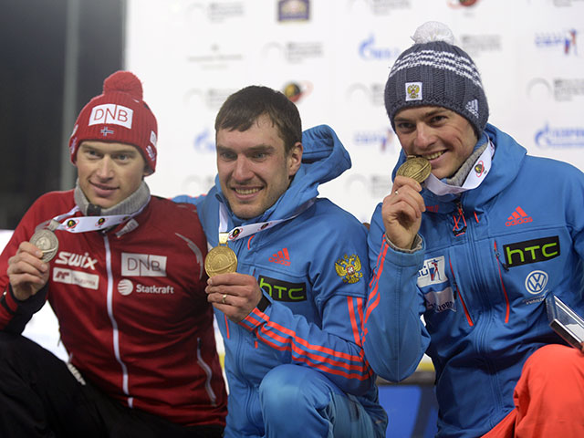 Россиянин Евгений Гараничев стал чемпионом Европы по биатлону в спринтерской гонке.Второе место занял норвежец Хенрик Лабелунд, третье - россиянин Антон Бабиков