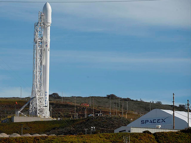 SpaceX вновь отложила запуск ракеты Falcon 9 со спутником связи
