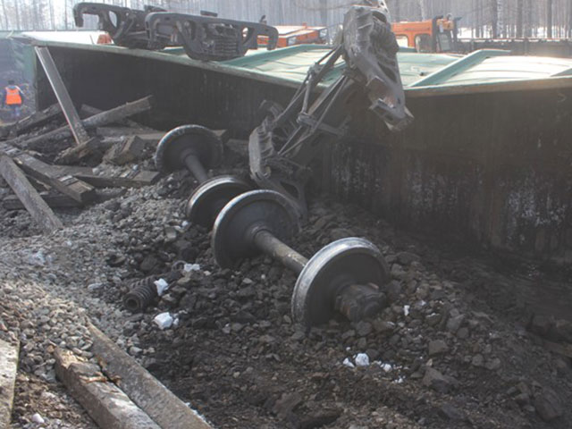 Сход грузовых вагонов в Забайкалье привел к задержке и отмене поездов