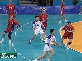 Российские гандболисты выиграли у команды Кореи со счетом 26:24