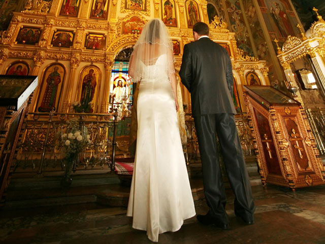 Патриарха Кирилла попросили ввести в таинство венчания "антиабортную клятву"